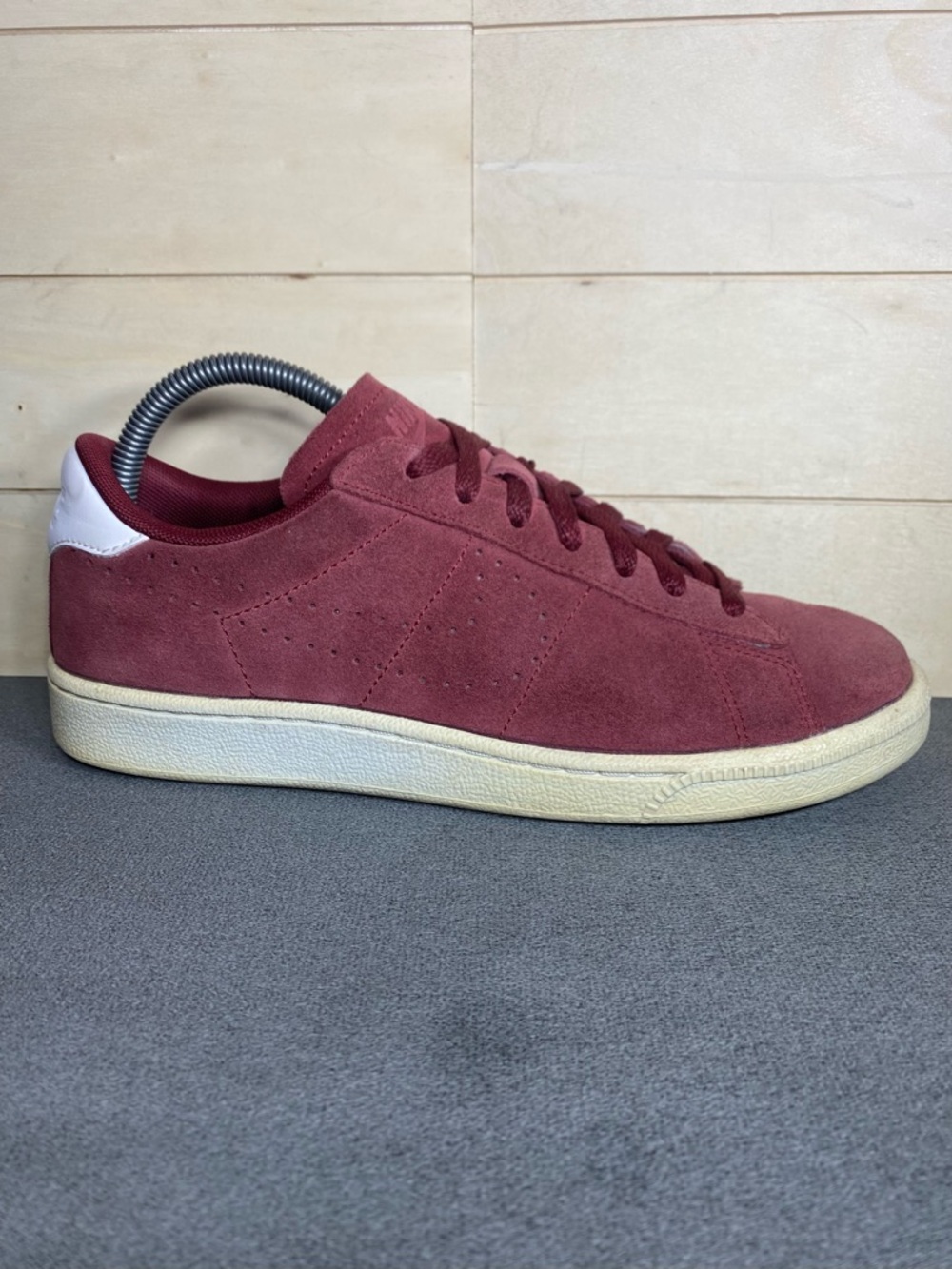 Nike Tennis Classic SC Vintage Sneakers Red Suede Women's Size 8 Shoes